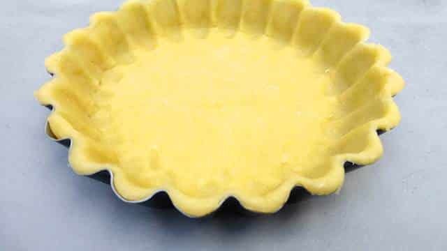 Are you looking for a great starter or veggie lunch idea? Then do try out my baked brie, fresh thyme and apple tart recipe!