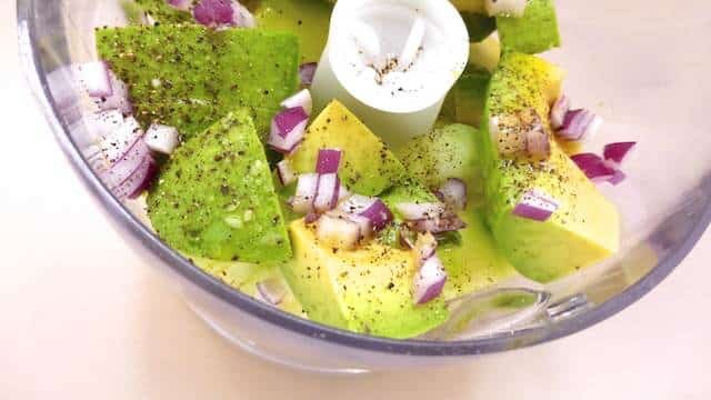 My chilled cilantro, sweet corn and avocado soup: call it a green gazpacho or a cold appetizer soup... Very easy to make in advance!