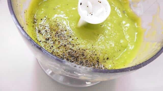 My chilled cilantro, sweet corn and avocado soup: call it a green gazpacho or a cold appetizer soup... Very easy to make in advance!