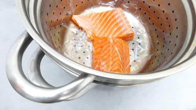 Classic beurre blanc recipe: a French butter sauce for salmon... highly delicious in combination with boiled potatoes and sauerkraut!
