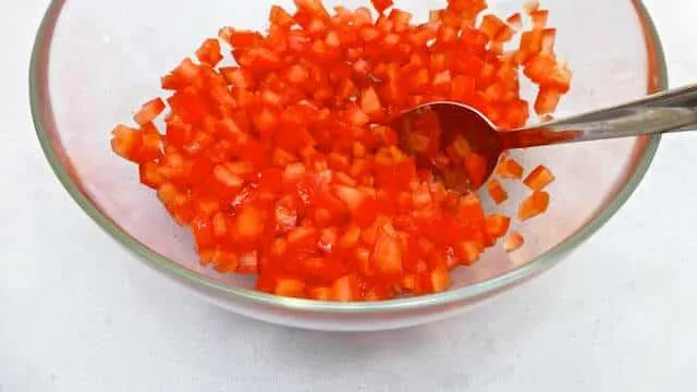 Easy Italian Bruschetta Recipe Here's a classic summer appetizer recipe: my Italian bruschetta recipe. Plain and simple, diced tomatoes with fresh basil.