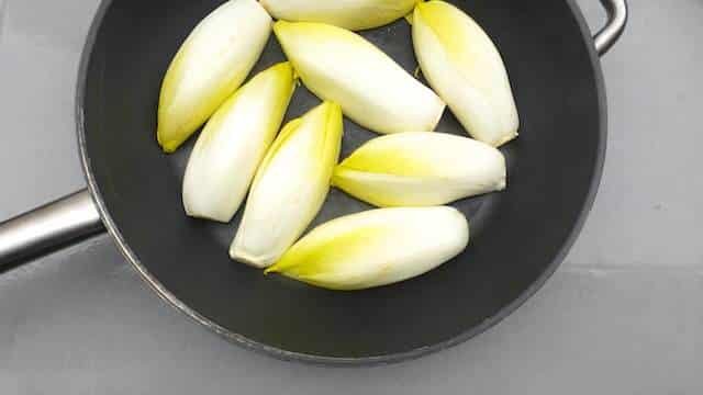 How about some super soft and smooth Belgian braised endives with butter, brown sugar and vinegar... This is such a delicacy!