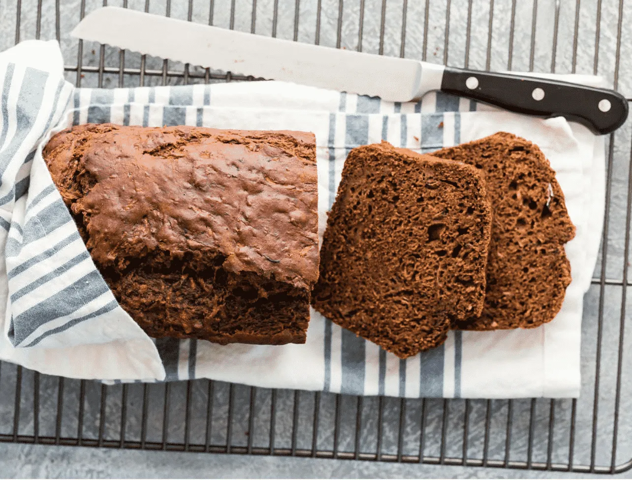 Leftover zucchini in your fridge? Turn it into a fluffy bread! Check out these 20 best zucchini bread recipes by fellow food bloggers...