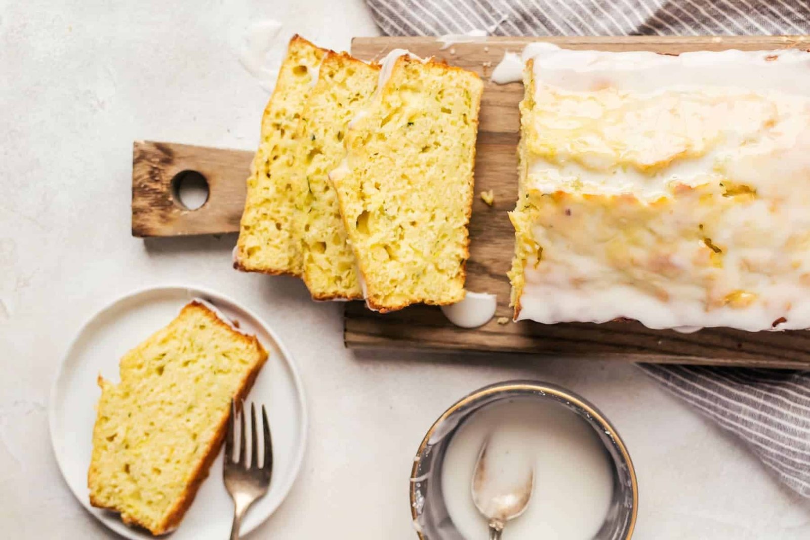 Leftover zucchini in your fridge? Turn it into a fluffy bread! Check out these 20 best zucchini bread recipes by fellow food bloggers...