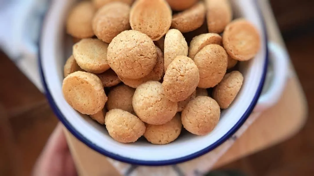 Easy 5 Ingredient Amaretti Cookies