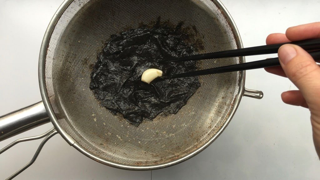 Yes, you can cook Japanese at home using everyday ingredients! Try out this Japanese mushroom soup with my homemade substitute for dashi!!