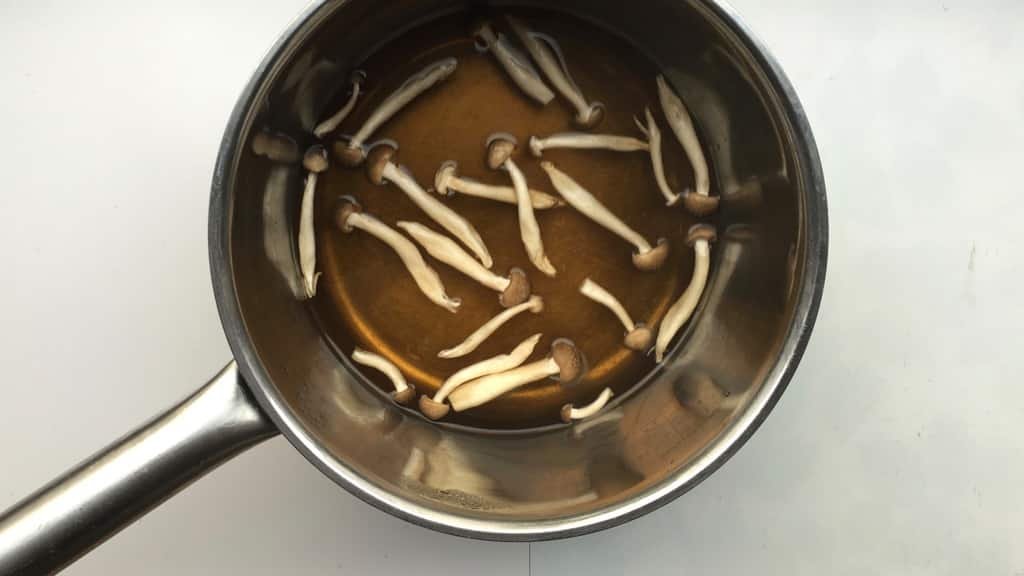 Yes, you can cook Japanese at home using everyday ingredients! Try out this Japanese mushroom soup with my homemade substitute for dashi!!