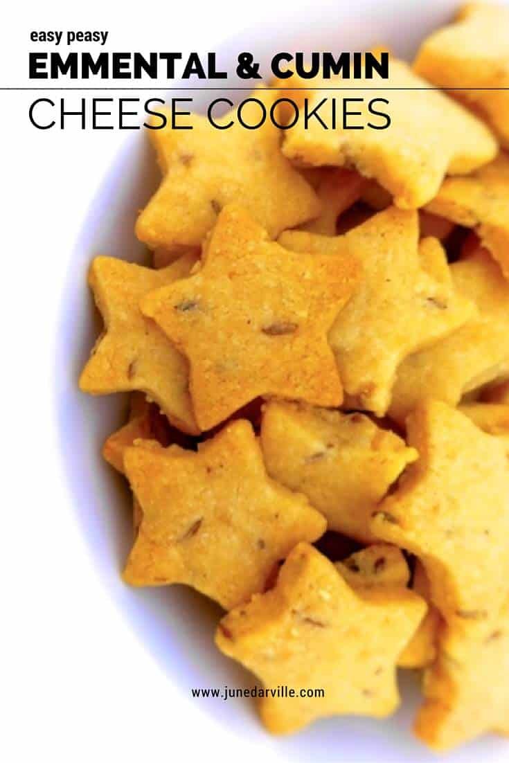 What an easy appetizer cheese cookie recipe with Emmental and cumin seeds: make your own party snacks! These cheese cookies are perfect.
