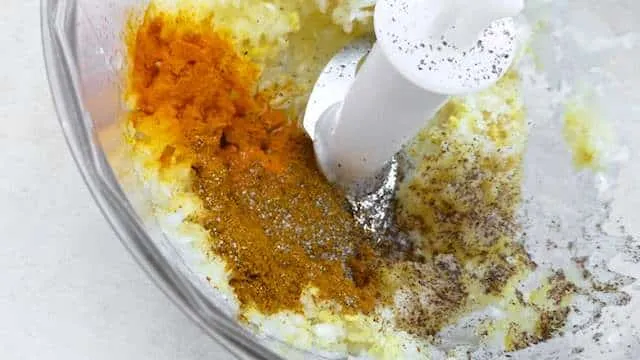 Easy Mauritian Chicken Kalia Recipe My creamy chicken kalia recipe: a quick and easy fresh ginger, spices and yogurt chicken curry! A popular dish from the island of Mauritius...