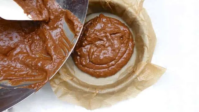 Easy Chocolate Chestnut Cake Recipe Look at this beauty... A delicious chocolate chestnut cake: a moist cake topped with chocolate ganache... What a great autumn treat!