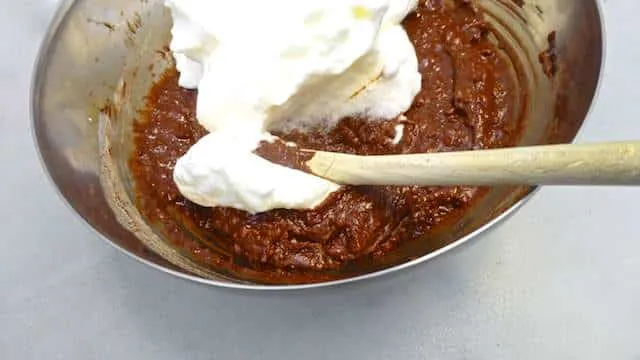 Easy Chocolate Chestnut Cake Recipe Look at this beauty... A delicious chocolate chestnut cake: a moist cake topped with chocolate ganache... What a great autumn treat!