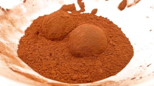 Sweet chocolate truffle recipe: easy to make coffee flavored chocolate truffles coated with cocoa... A great homemade gift!