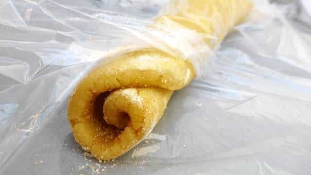 This sweet treat is really easy to make! Sugary cinnamon swirl cookies, a great bite for your afternoon cup of coffee or tea...