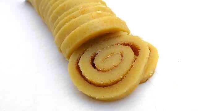 This sweet treat is really easy to make! Sugary cinnamon swirl cookies, a great bite for your afternoon cup of coffee or tea...