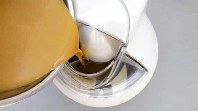 Is this a sweet and salty dessert? Then I am definitely in! This dulce de leche ice cream is so easy to make, believe me.