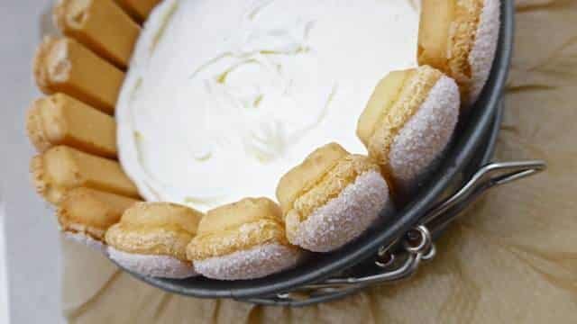 This easy tiramisu recipe is without any doubt the queen of Italian desserts... Try it! This treat is easier to make than it looks!