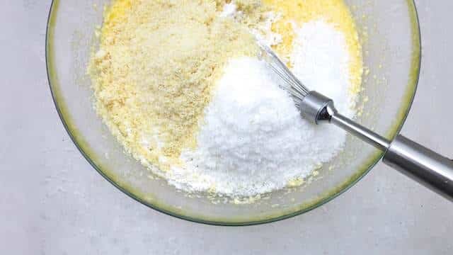 This frangipane recipe is a classic French almond cake... Try out my personal version with grated coconut, apricot jam and icing!