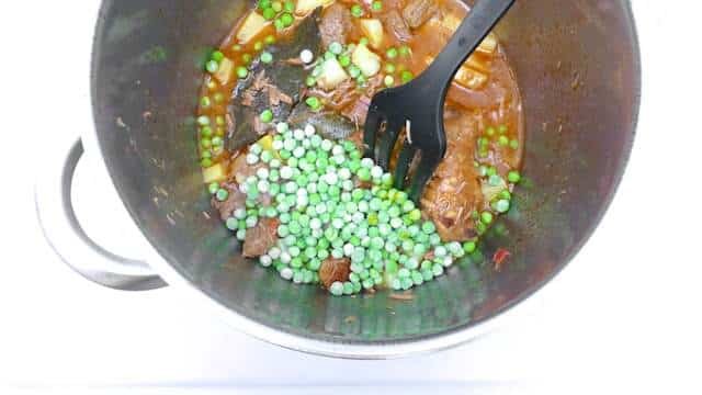 You love a good stew but it’s too hot outside for heavy food? This ginger beef stew might be the solution to your dinner dilemma!