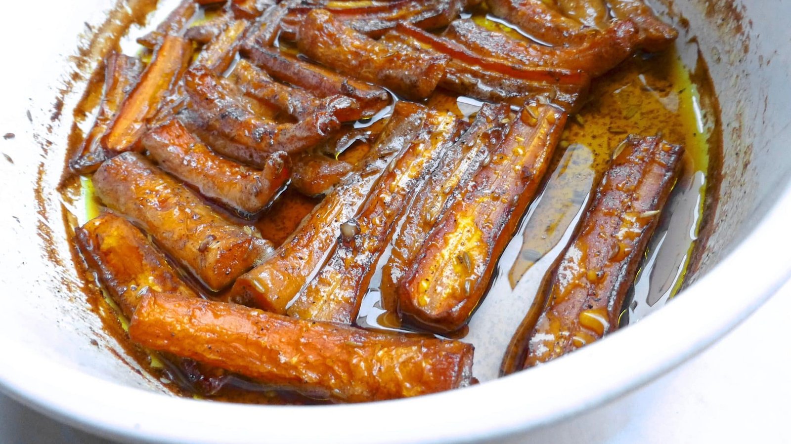 Nope, there's no sugar involved in this glazed carrots recipe but beer: Guinness! That and the balsamic vinegar make it so savory.