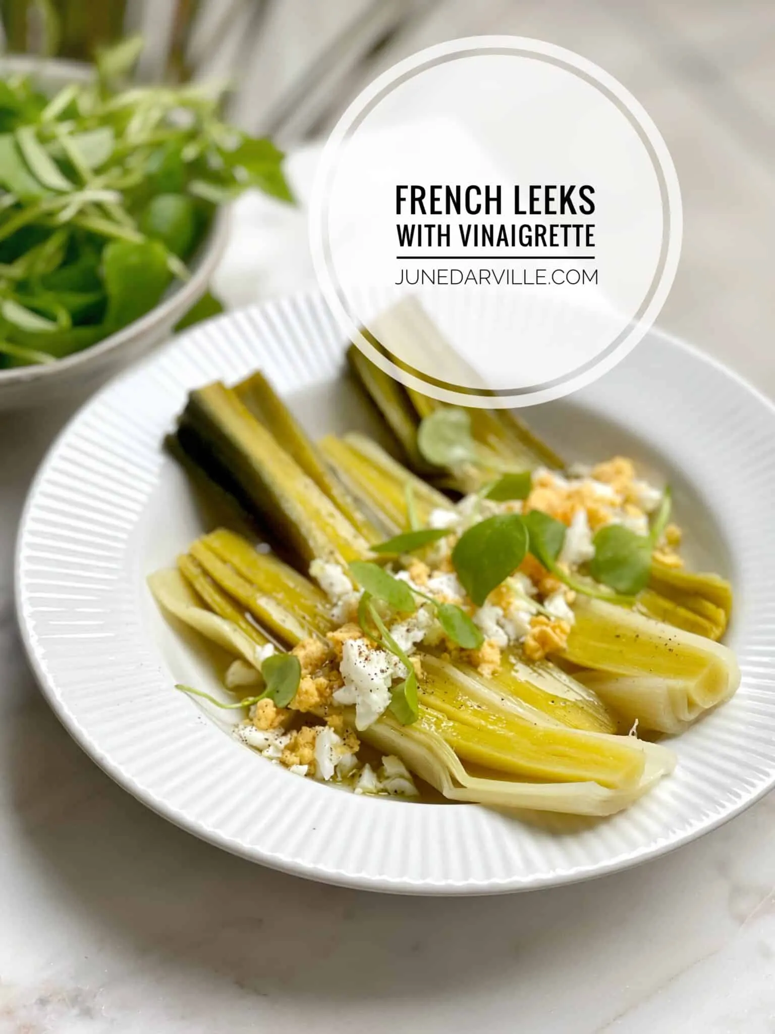 Easy French Leeks with Vinaigrette Leeks with vinaigrette: another example of simple French cuisine. Super soft steamed leeks in a tangy vinaigrette... Classic poireaux vinaigrette!