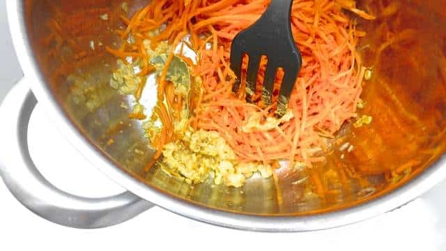 A bowlful of hot buttery braised mustard carrots! Serve these carrots warm as a spicy side dish or cold as a tasty lunch salad...