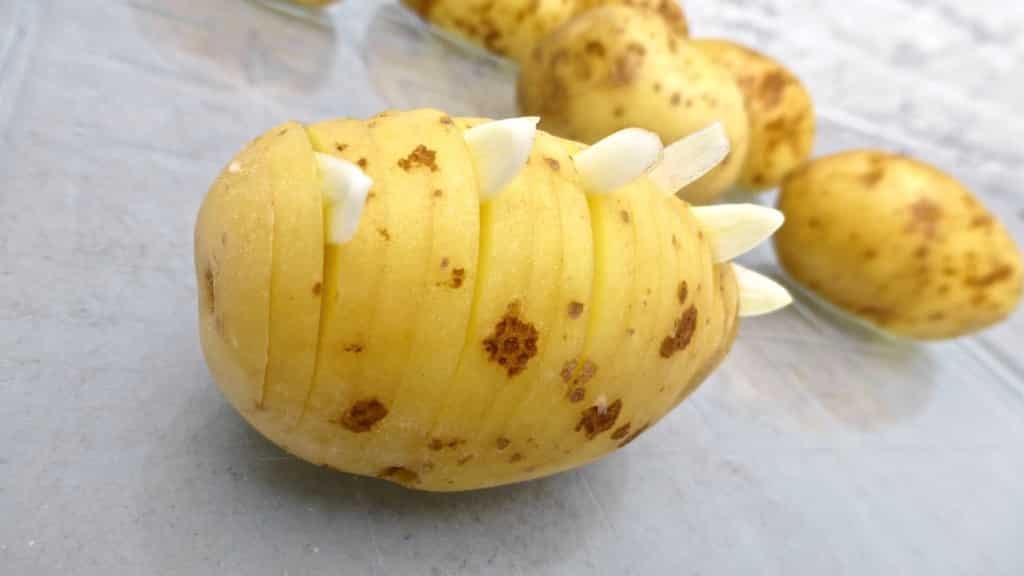 Hasselback potatoes, what a surprising and cute looking potato side dish! Apparently hasselback potatoes are a Swedish specialty.