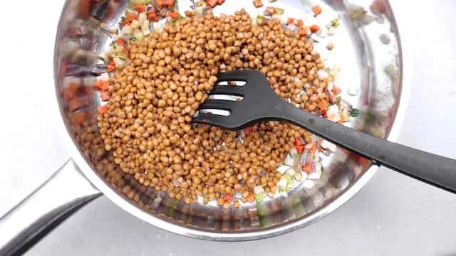 Crunchy vegetables and lentils in a creamy mustard and honey sauce, the perfect French lentil salad and a great side dish!