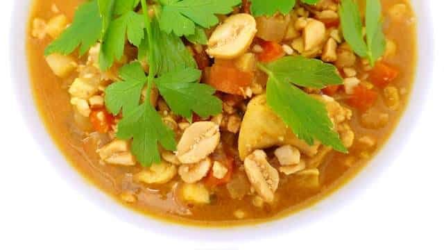 African peanut soup recipe: with chicken, carrots, cinnamon and peanut butter... This is one of my favorite chicken soup recipes!
