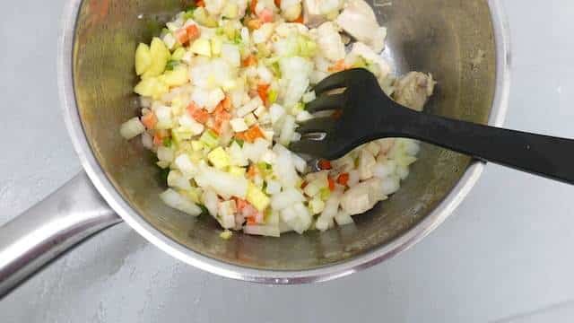 African peanut soup recipe: with chicken, carrots, cinnamon and peanut butter... This is one of my favorite chicken soup recipes!