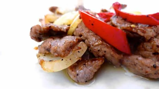 This delicious Thai pepper steak recipe is a spicy Thai beef stir fry and a great alternative for your next steak dinner!