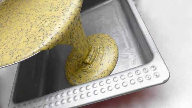 This poppy seed cake recipe never fails! I made it many times, especially for a cozy coffee or tea break in the afternoon...