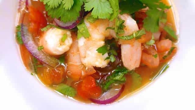 Here's my prawn ceviche with tequila: a cold and refreshing appetizer soup... This explosive stuff will blow you away for sure!