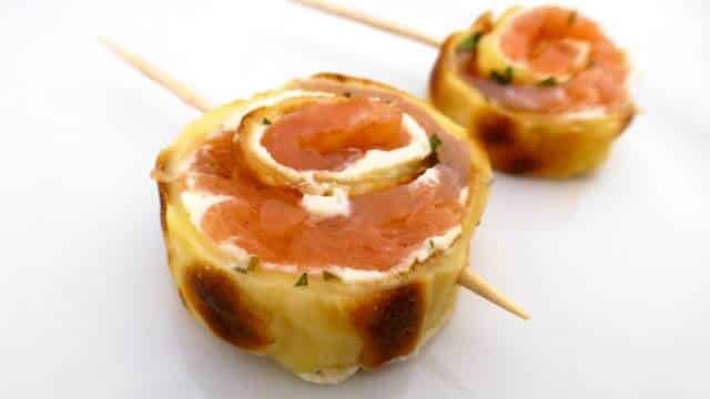 Easy Appetizer Roll Ups with Creamy Tuna Smoked salmon pinwheels, with cream cheese and crepes! A very easy appetizer to make in advance before your guests arrive!