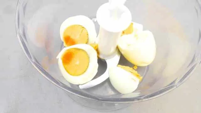 Easy Salsa Almadroc (Spanish Egg & Cheese Spread) Another delicious recipe I picked up during my stay in Barcelona: salsa almadroc sauce, a delicious Spanish egg and cheese spread!