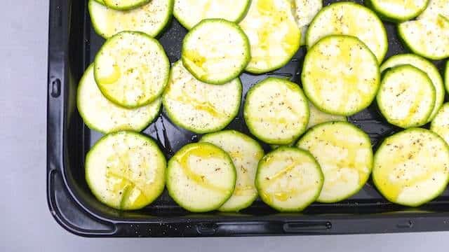 Healthy, light and easy to prepare: this grilled eggplant and zucchini carpaccio has it all. And you can easily prep this one a day in advance.