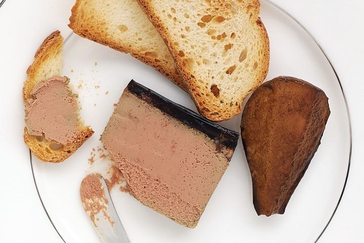 Here's a super creamy homemade chicken liver pate with butter and juniper berries. Also check out my sin free chicken liver parfait! What a delicious spread...