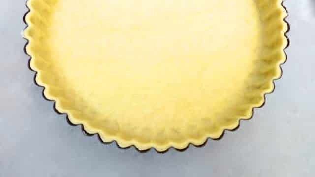 My easy banana pudding recipe: time for a good old-fashioned but light and easy dessert recipe! Do you like homemade banana pie?