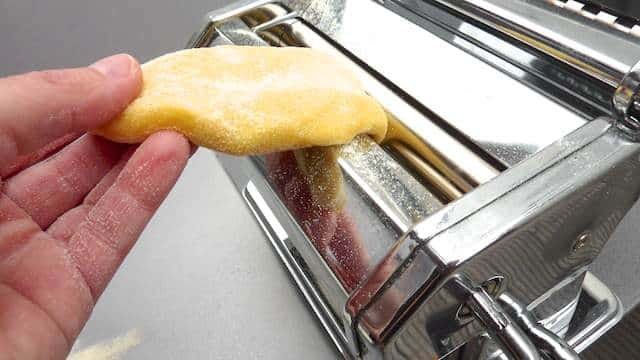 Here is my homemade pasta recipe: put aside all your fears then and enjoy making fresh pasta at home from now on! It's fun!