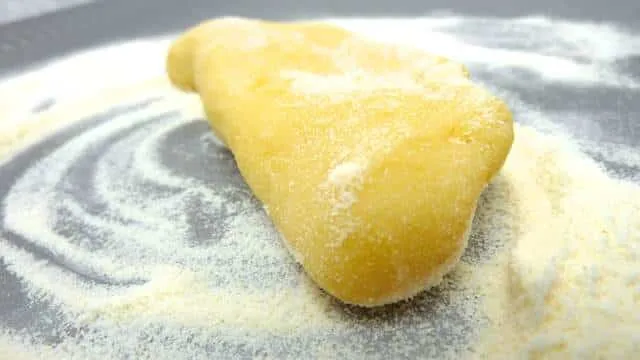 How To Make Tortellini the Easy Way How to make tortellini from scratch: a step-by-step picture guide to show you how to fold fresh tortellini the right way!
