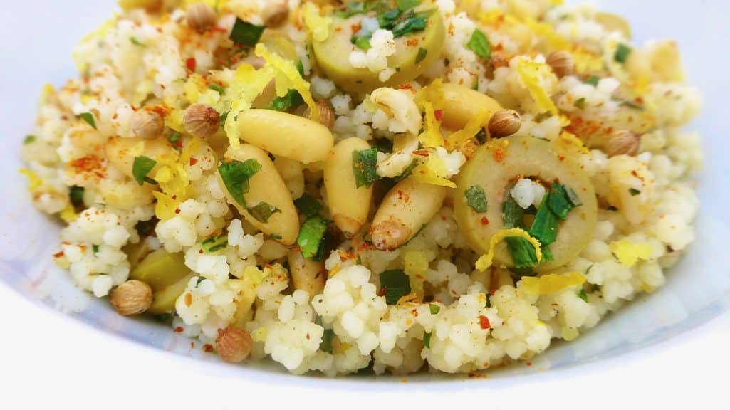 How To Cook Couscous: the best way! My fresh lemon couscous salad with green olives, mint, lemon zest, cinnamon and pine nuts... Best side dish for grilled fresh fish or lamb chops!