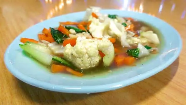 What to eat for dinner at the night food stalls of I Love You Cafe Batu Ferringhi... So many dishes to choose from! Let me help you decide.