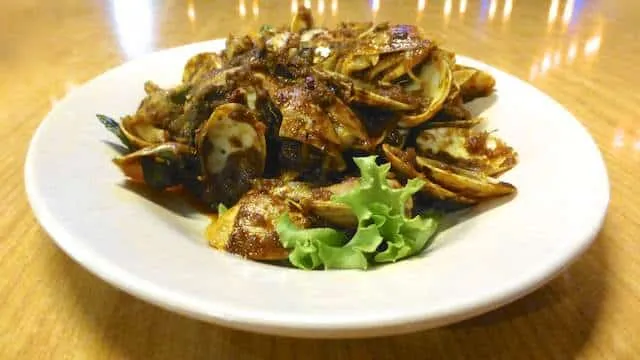 What to eat for dinner at the night food stalls of I Love You Cafe Batu Ferringhi... So many dishes to choose from! Let me help you decide.
