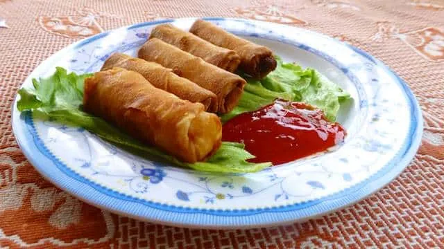 Read all about Rajah's Miami Cafe Batu Ferringhi and Mary's great food! This little restaurant is a quiet paradise, with lovely ocean views.