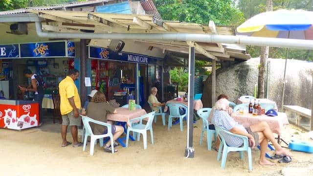Read all about Rajah's Miami Cafe Batu Ferringhi and Mary's great food! This little restaurant is a quiet paradise, with lovely ocean views.