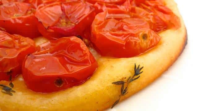 Easy Tomato Tart (Tarte Tatin) Recipe My savory tomato tart: a simple vegetable tarte tatin with cherry tomatoes! A playful twist on the classic apple dessert...