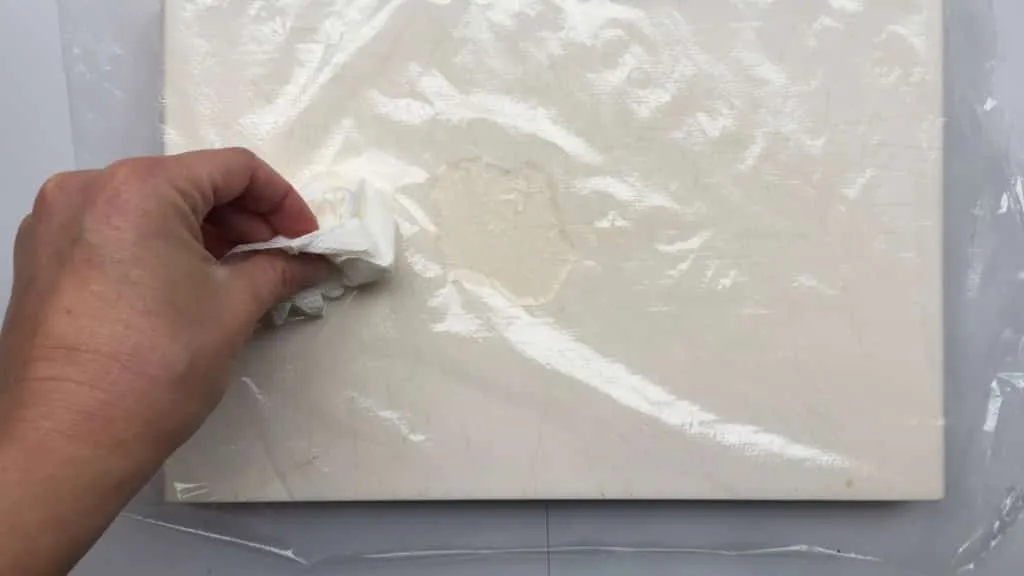 How To Make Perfect Poached Eggs Ever heard of the Arzak egg? Here's how to make perfect poached eggs: take a look at this easy cling film method with pictures!