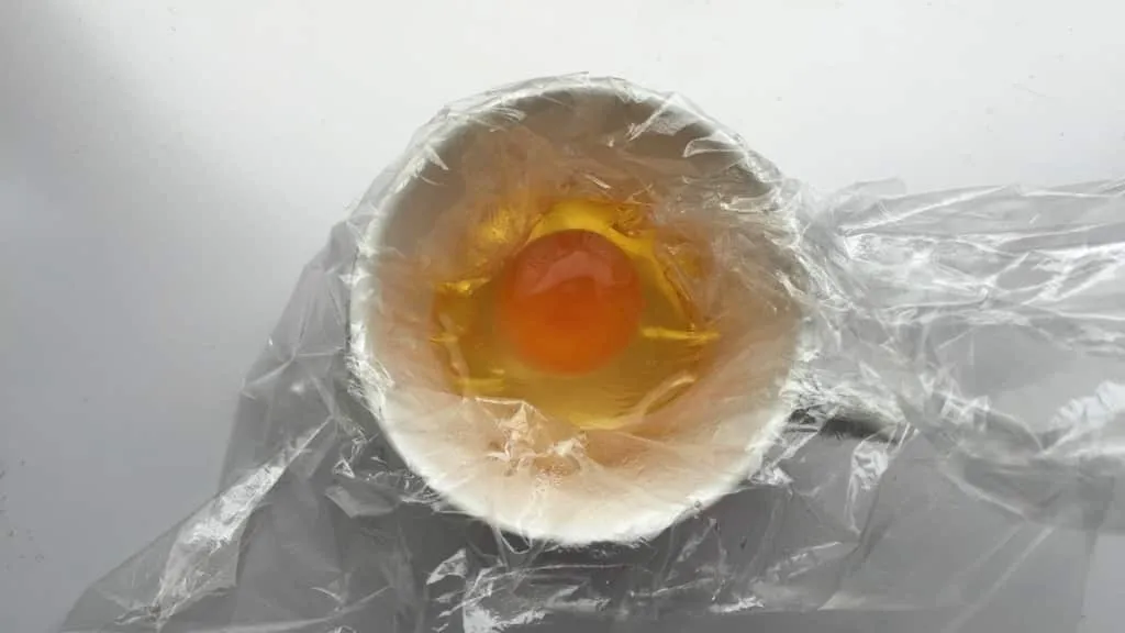 How To Make Perfect Poached Eggs Ever heard of the Arzak egg? Here's how to make perfect poached eggs: take a look at this easy cling film method with pictures!