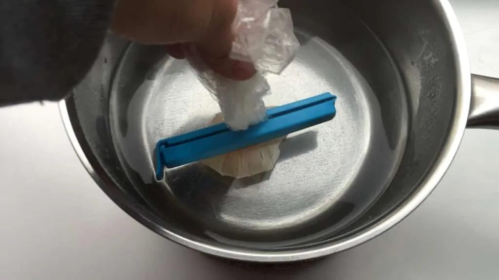 How To Make Perfect Poached Eggs Ever heard of the Arzak egg? Here's how to make perfect poached eggs: take a look at this easy cling film method with pictures!