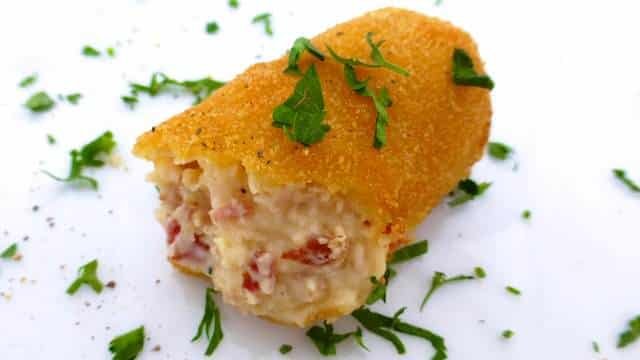 Another delicious Spanish delicacy I just had to try to make at home: croquetas de jamon! Or crunchy creamy ham croquettes...