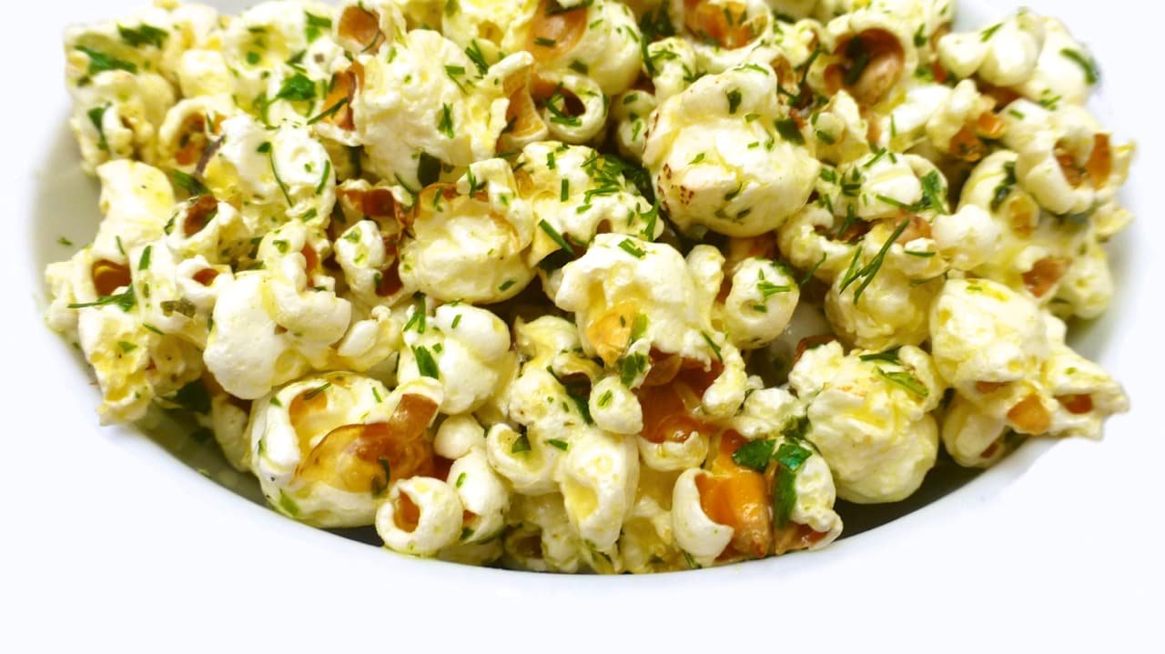 Best 20 Minute Garlic Butter Recipe My homemade garlic butter recipe, homemade and so much to prepare with it! Garlic bread, noodles, or as a steak topping.